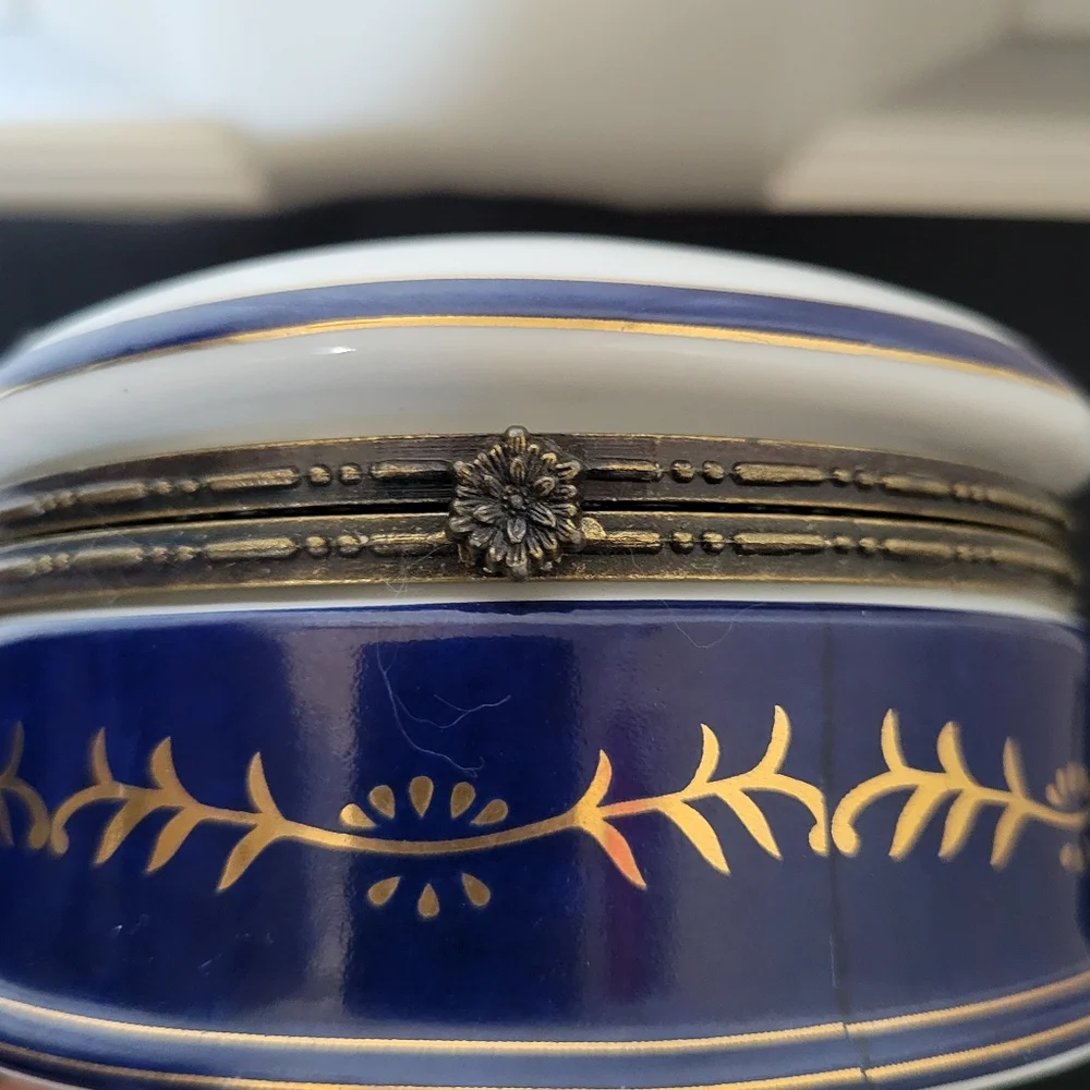 Vintage Imperial Porcelain  Trinket / Jewelry Box w/ Horse & Carriage